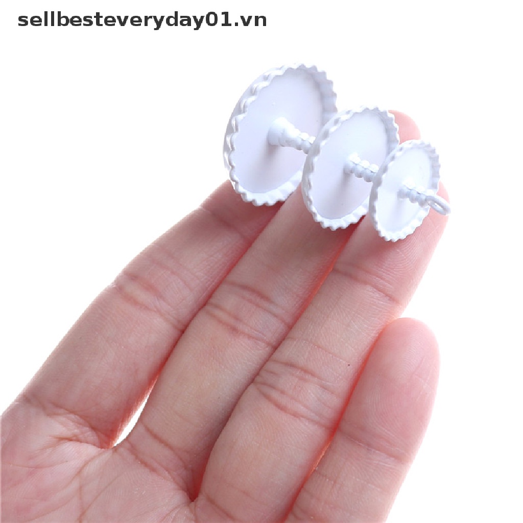 (Toy * *) Giá Đỡ Bánh Kẹo Tráng Miệng 3 Tầng Bằng Kim Loại Màu Trắng 1 / 12 Trang Trí Nhà Búp Bê