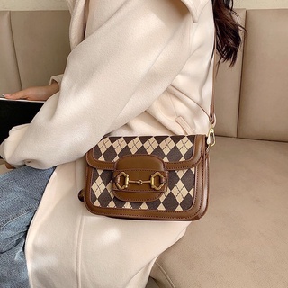 Túi xách nữ phong cách trẻ trung vintage họa tiết quả trám MS04