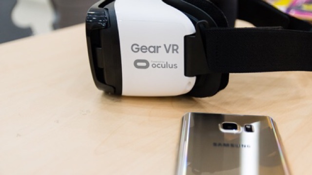 Kính thực tế ảo Gear Vr