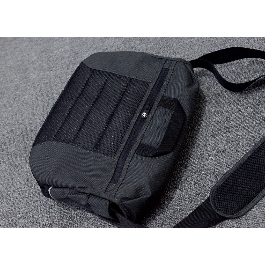 Túi máy ảnh Crumpler Proper Roady 7500 màu xám