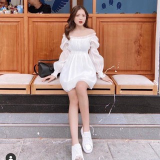 Đầm trắng bẹt vai tay bo