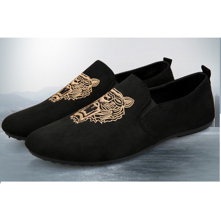Giày Lười Thêu Hổ Siêu Nhẹ ôm chân khử mùi chống trơn nhẹ êm mềm dùng cho chạy bộ dã ngoại du lịch ngoài trời hd45