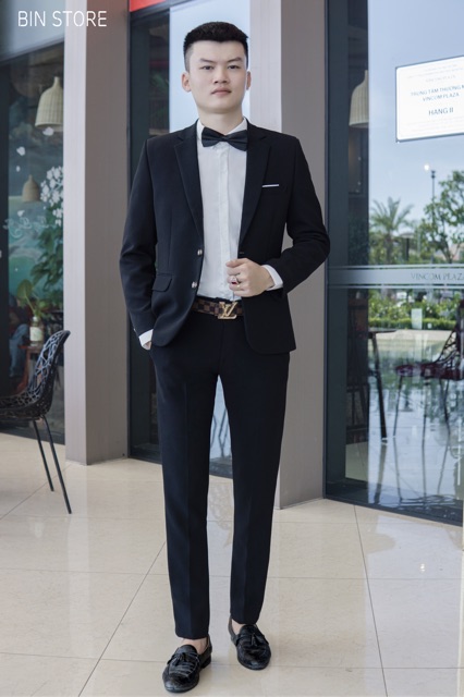 Sale 70% bộ quần + áo vest nam 2 khuy( 2 cúc) có 2 màu đe. Và xanh than, chất vải đẹp. Không nhăn. Không xù. K bay màu