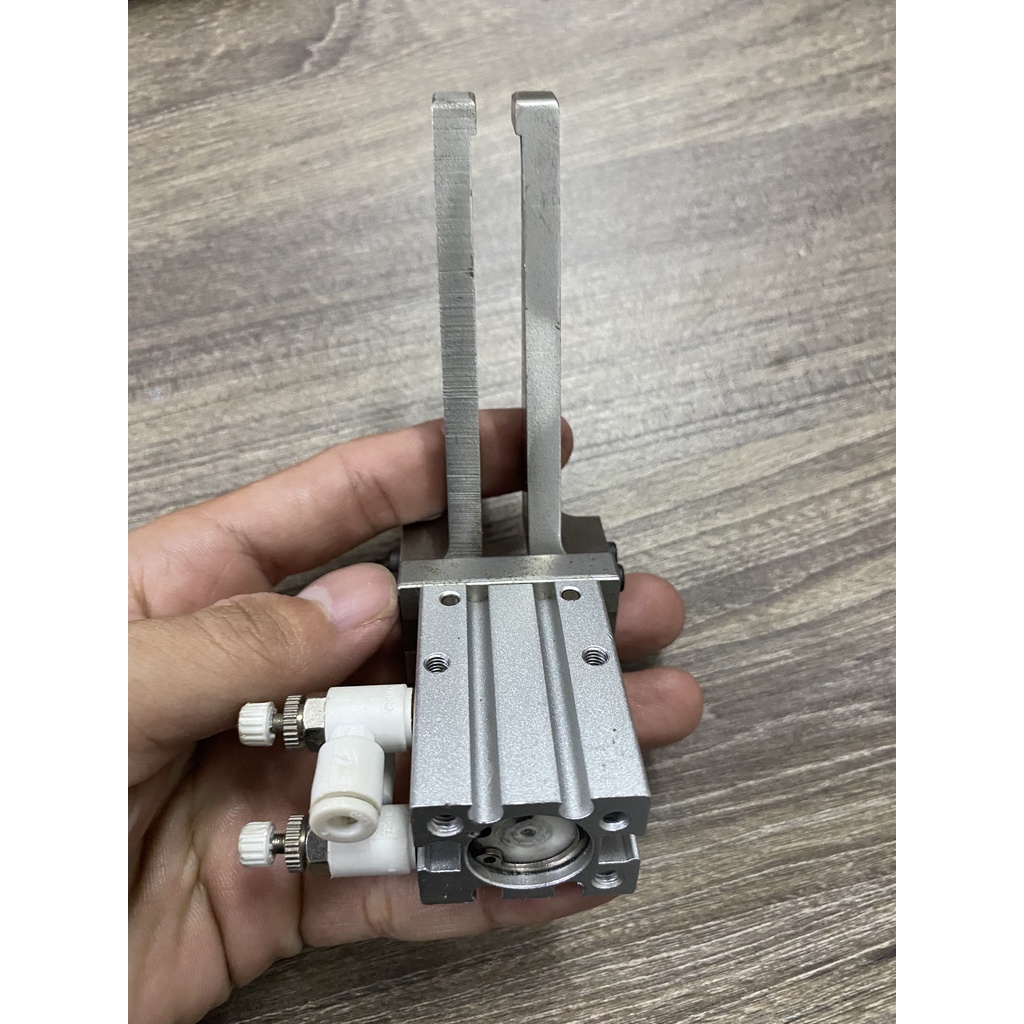 Xy lanh kẹp chéo hành trình 6mm + Tặng đầu nối khí nén