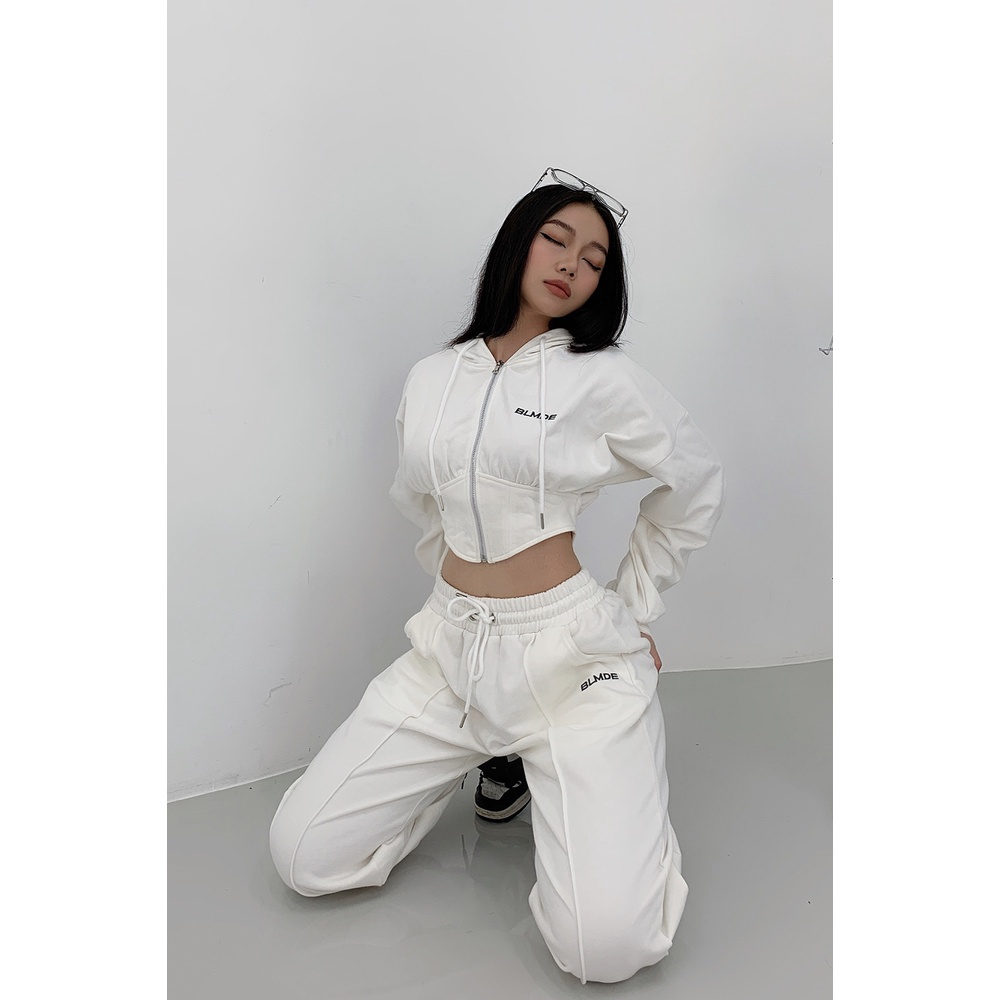 Áo crop hoodie nỉ khoá kéo trắng năng động BLMDE | BigBuy360 - bigbuy360.vn