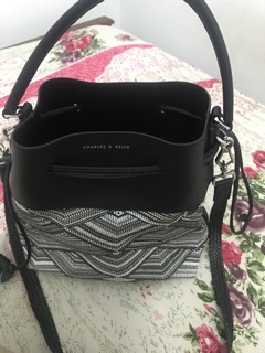 Túi Charles & Keith