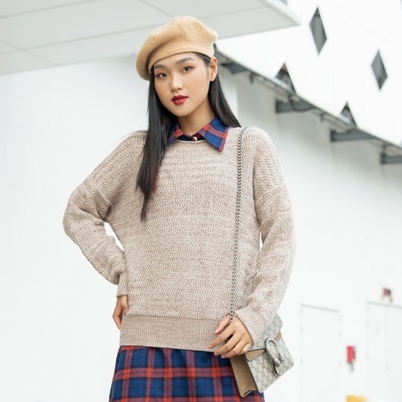 Áo len nữ form rộng cổ tròn bo gấu ALW0002 - 92WEAR | BigBuy360 - bigbuy360.vn