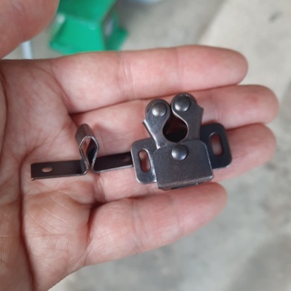 Chốt sập cánh tủ ( giá 1 cái)