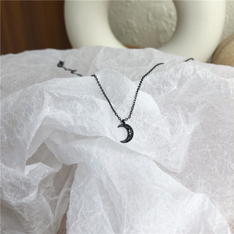 Dây Chuyền Mặt Hình Mặt Trăng Màu Đen Phong Cách Hàn Quốc Đơn Giản B777