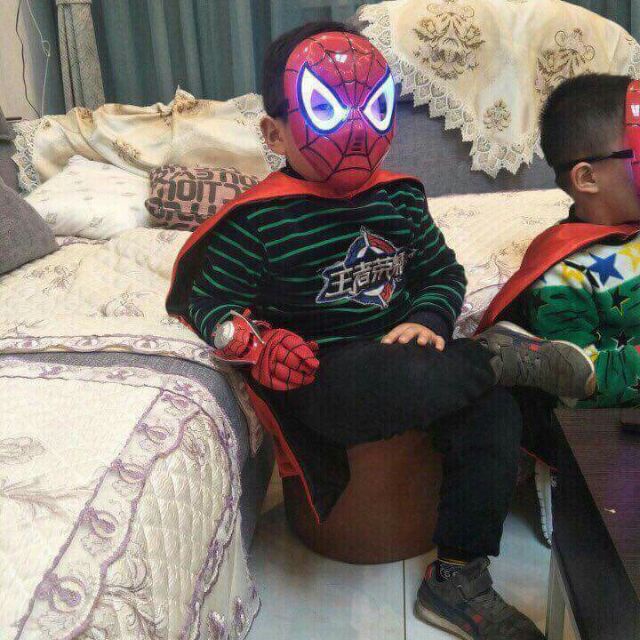 Áo choàng siêu nhân nhện kèm găng tay, mặt nạ, đeo tay bắn đĩa.Bộ trang phục hóa trang 3 Món Người Nhện dịp halloween