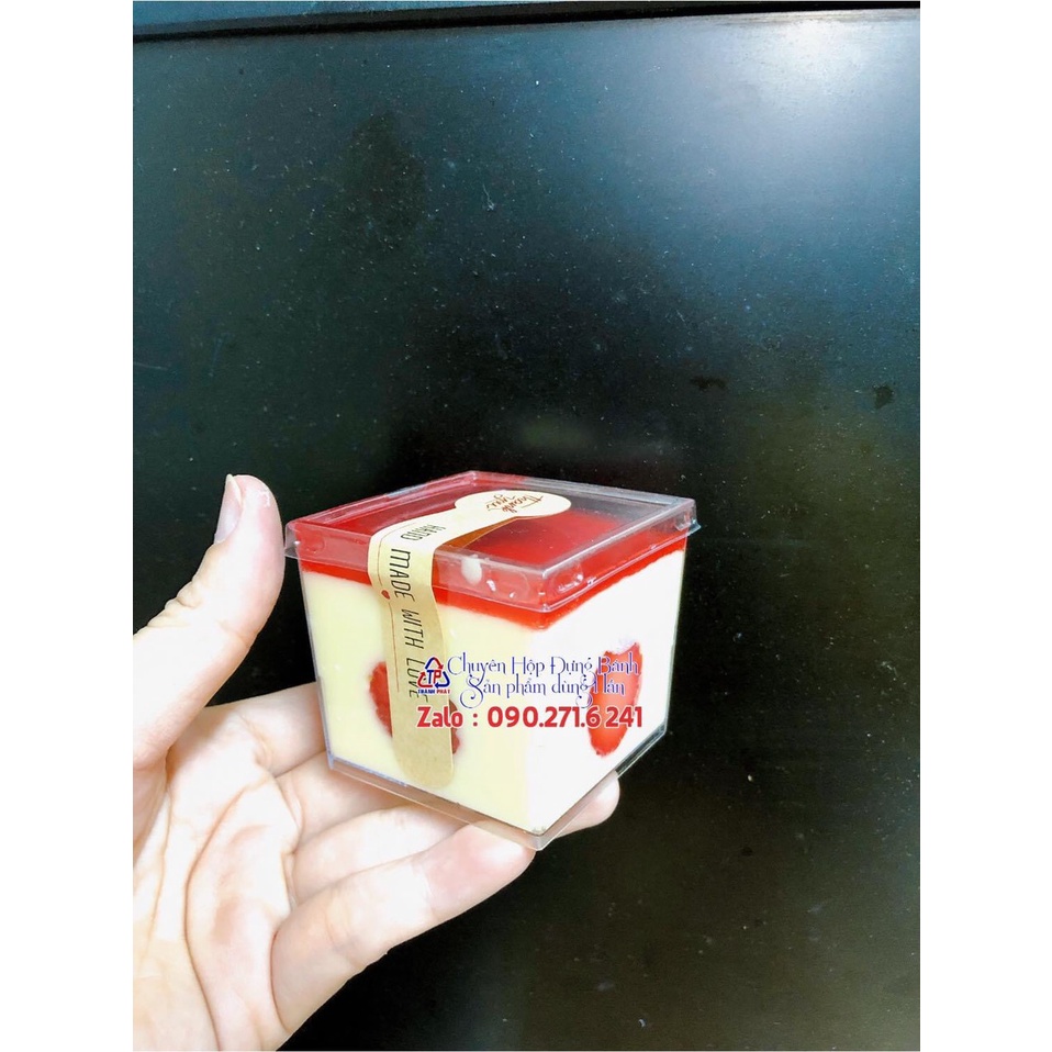 50c Ly tiramisu vuông LC-6055 đựng bánh mix nhiều vị panna cotta , bánh mousse