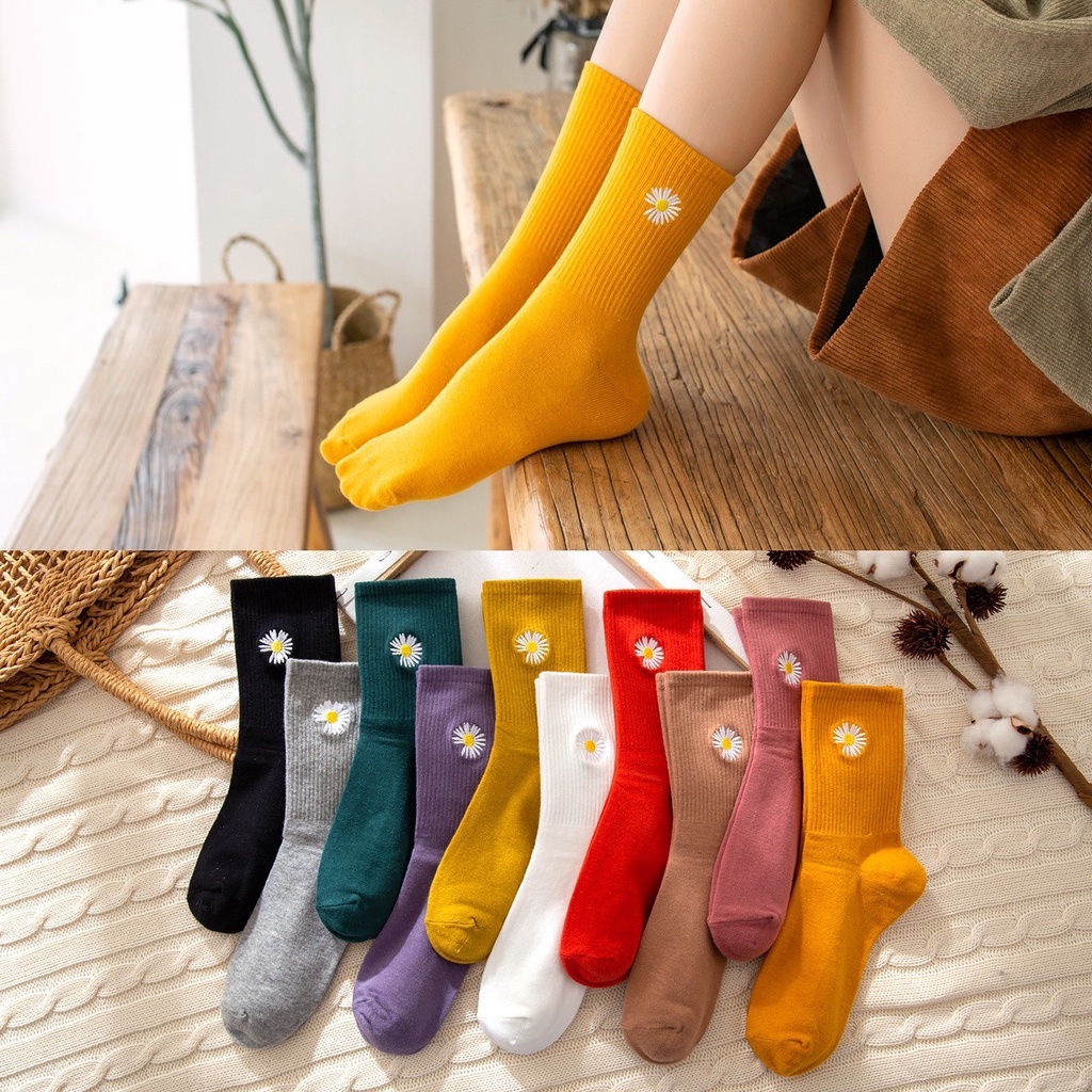 Tất thêu hoa cúc cao cổ