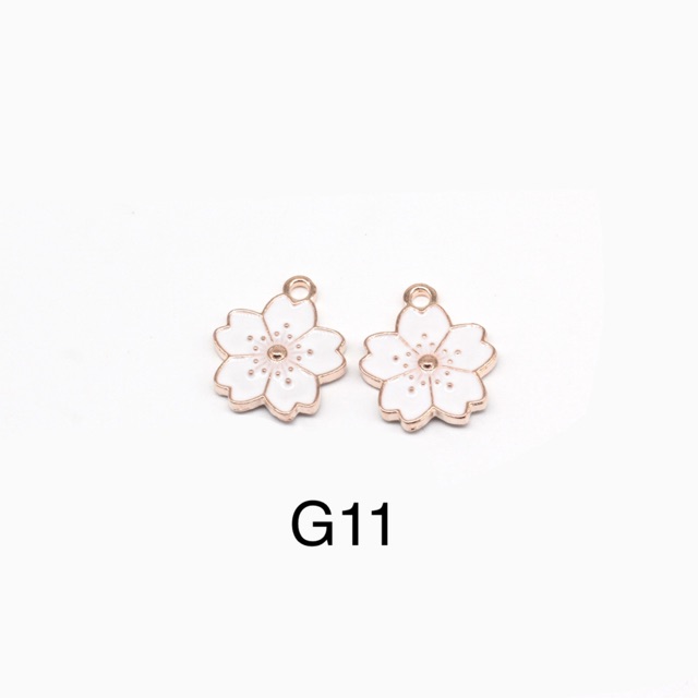 Charm kim loại hình hoa anh đào