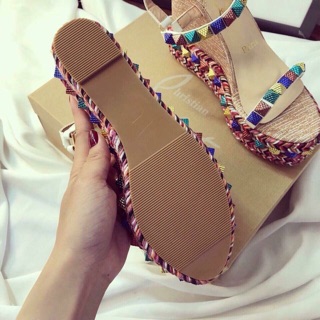 Giày Louboutin đế xuồng