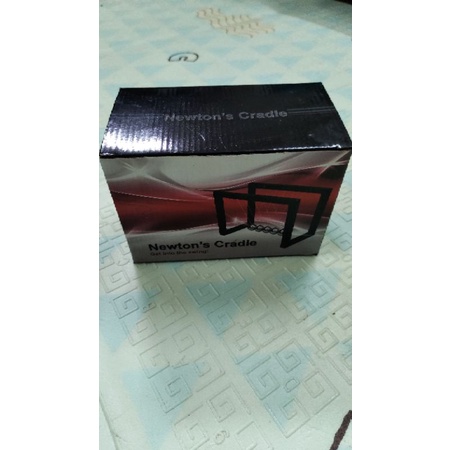 Con lắc newton nhựa acrylic, con lắc vĩnh cửu, khung bằng nhựa acrylic và 5 viên bi thép