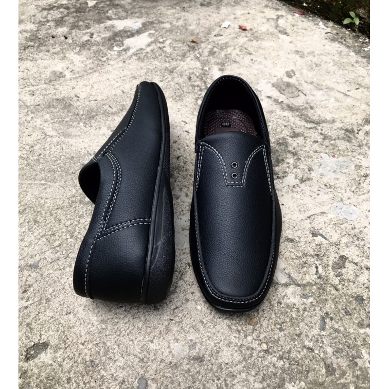 Giày lười nam phom đẹp, mẫu mới, da mềm ,màu đen sang trọng lịch lãm, mã GM11