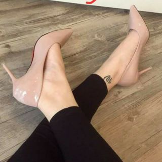 Giày Louboutin nude 9p