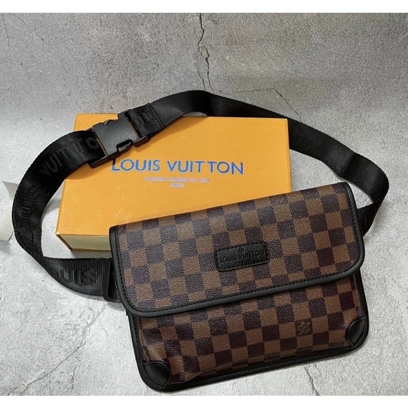 Túi đeo bụng L.V