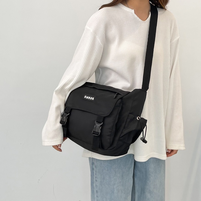 Túi Đeo Chéo Vai Bằng Nylon Thời Trang Sành Điệu Cho Nữ
