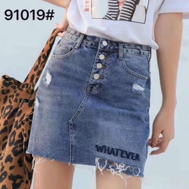 Chân váy Cao cấp Em về lô chân váy hàng đẹp loại 1 cho các ce diện ạ😍😍 Chất bao shop mà giá thì quá đẹp 😬😬 Giá lẻ 🍀
