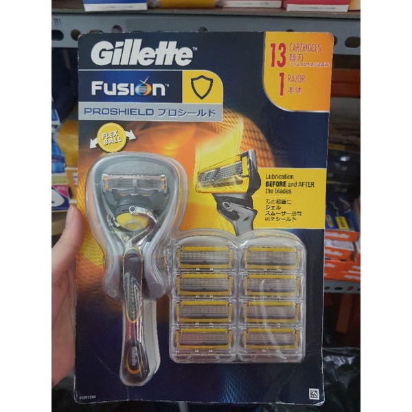 Dao cạo râu 5 lưỡi Gillette Fusion 5+1 Proshield Vàng Set 13