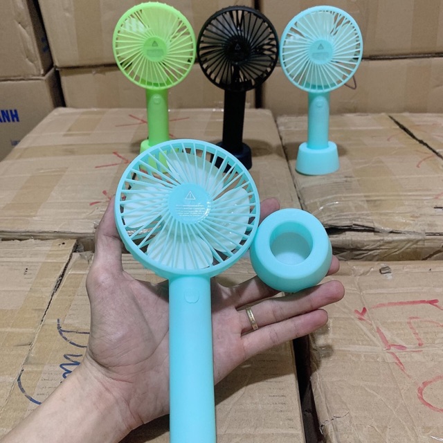 Quạt cầm tay mini  kg kèm bin loai 1  mát
