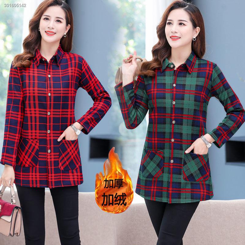 Áo khoác bằng vải nhung dày kẻ sọc thời trang thu đông cho phụ nữ trung niên 50 tuổi