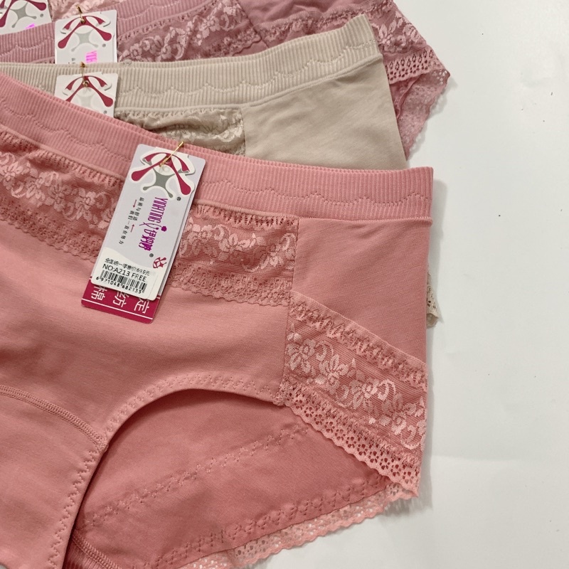 Quần lót nữ cạp cao gen bụng dưới, phối trước và viền ren không hằn mông. Phom 55-67kg, vòng mông 90-100cm. A213