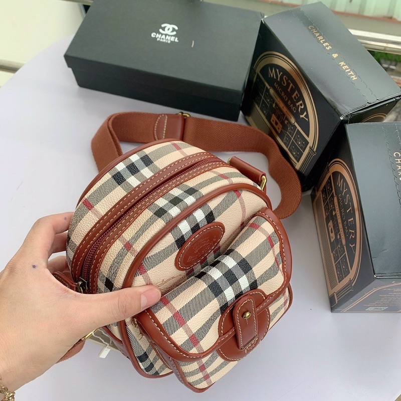 [Giá sale] Túi xác nữ kẻ sọc đeo chéo dao năng động