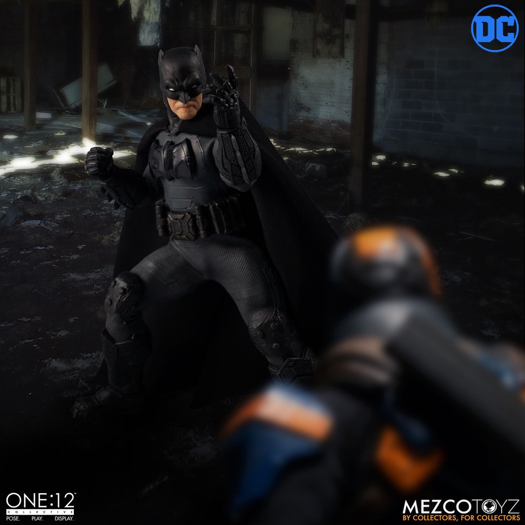 [Order báo giá] Mô hình chính hãng Mezco: Batman Supreme Knight