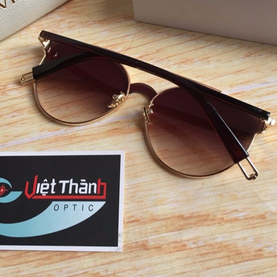 Kính Nâu Tây sang chảnh