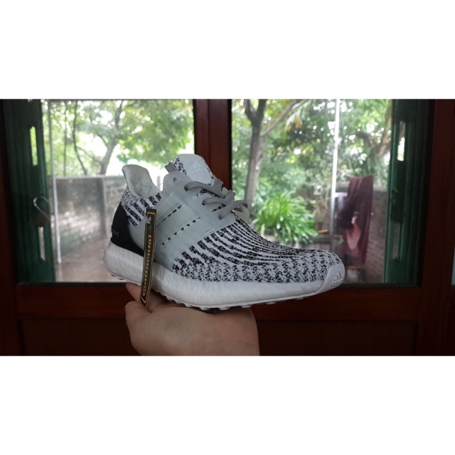 Ultra Boost hàng super fakr siu đẹp, e này hơi lỗi chút mình xả 650 còn 450k sz 36, chị e nào thích sporty