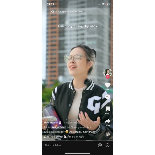 Khoác bomber dáng crop phối tay da