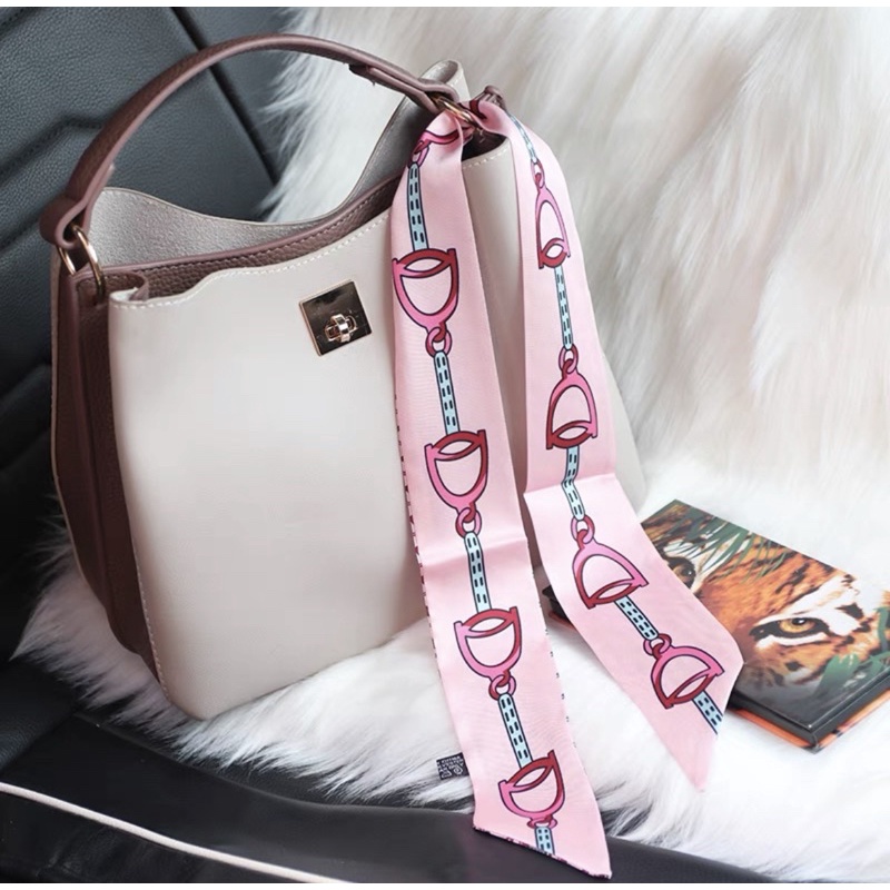 Khăn quấn túi xách màu hồng - Maben