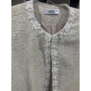Áo khoác Amy store size M form bé