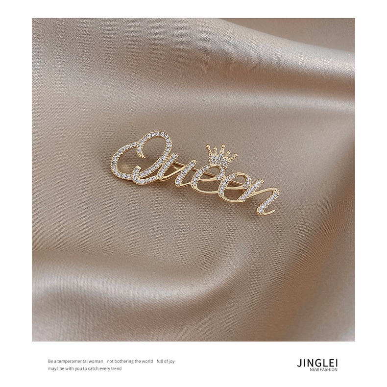 Ghim cài áo kim loại khắc chữ thời trang cho nữ