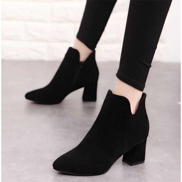 Bốt cổ xẻ đế vuông sang chảnh