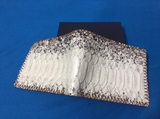 BÓP DA BÒ LÊN VÂN DA RẮN HANDMADE CAO CẤP
