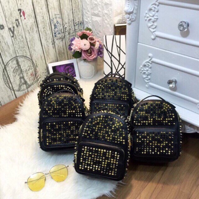 Ba lô đinh vàng siêu hót