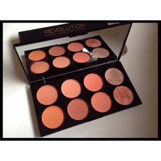 Bảng Má Hồng Revolution