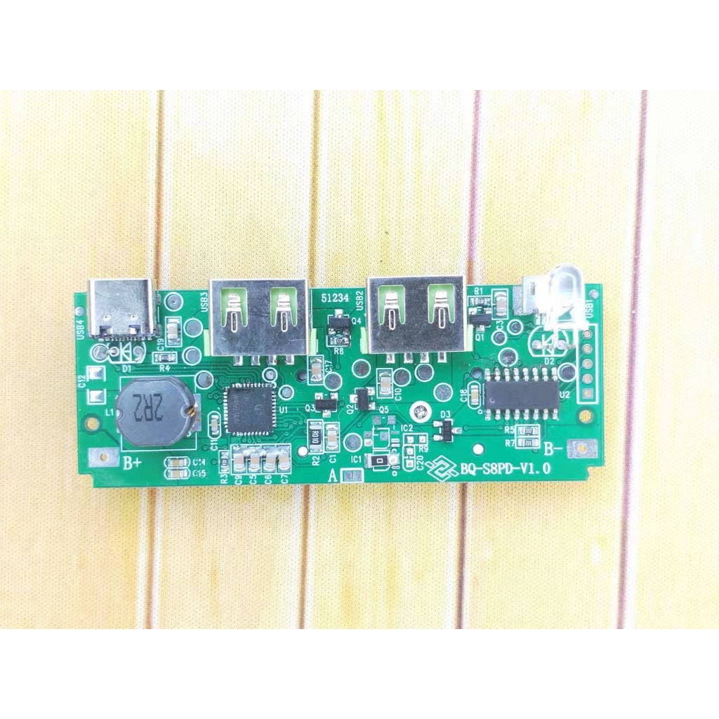 BOX SẠC DỰ PHÒNG VỎ NHÔM 1 CELL