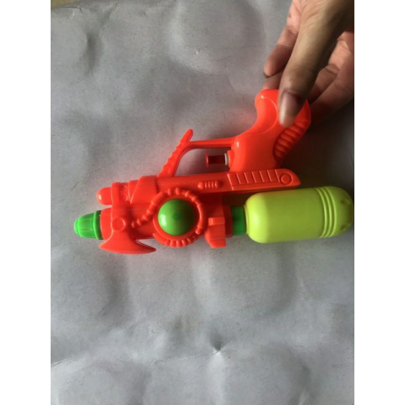 Súng phun nước an toàn cho bé