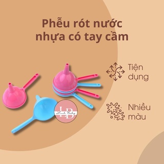 Phễu rót bằng nhựa có tay cầm dài