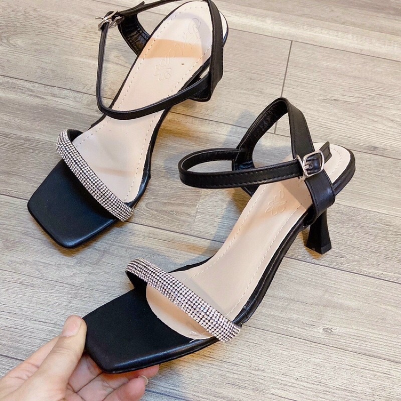 Giày sandal cao gót quai mảnh đá gót nhọn 7p nhẹ nhàng nữ tính