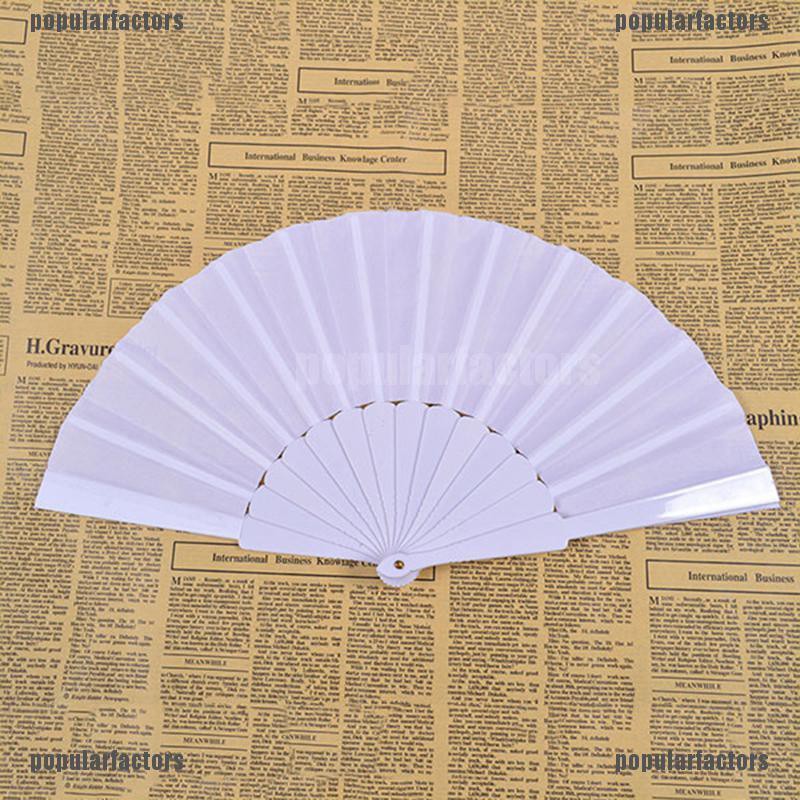 Quạt xếp cầm tay xinh xắn tiện dụng