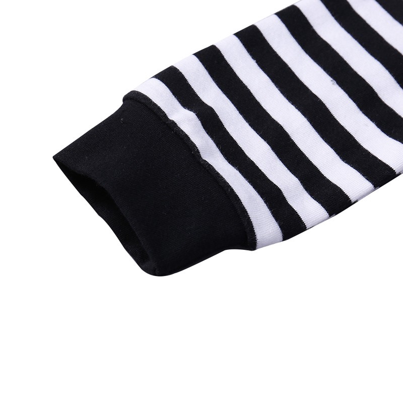 Bộ áo liền quần dài tay hình chim cánh cụt cho bé trai