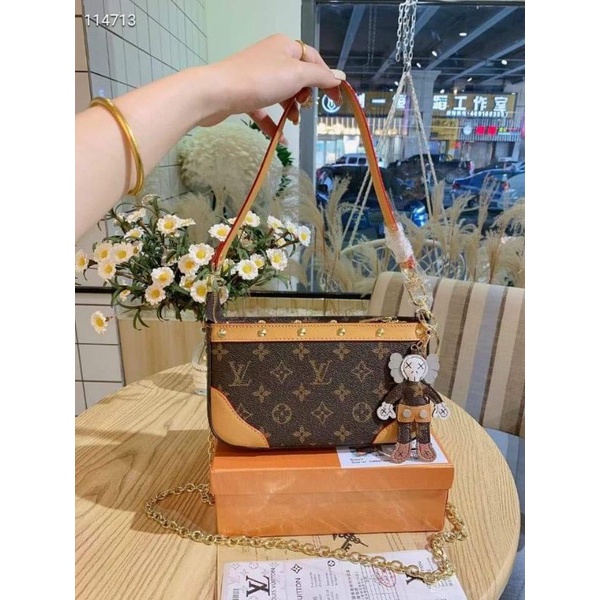 Phụ Kiện Móc khoá lv treo túi xách