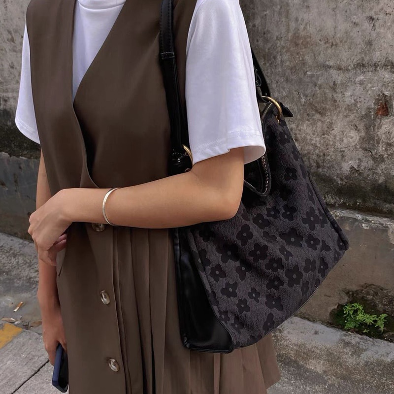 Túi đeo vai JASMIN NOIR dáng vuông cỡ lớn thiết kế giản đơn duyên dáng dành cho nữ