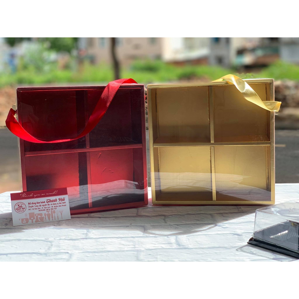 Hộp MICA 4 Bánh 150g .