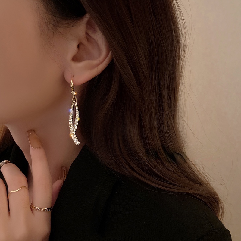 Khuyên Tai Kim Loại Đính Đá Đơn Giản Dễ Phối Đồ Thời Trang Hàn Quốc